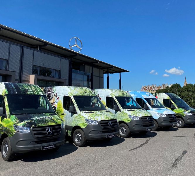 Domenikss передает 17 новых грузовых фургонов Mercedes-Benz Sprinter предприятию VENDEN