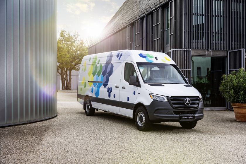 Mercedes Benz Vans uzsāk virzību uz pilnīgi elektrisku nākotni.