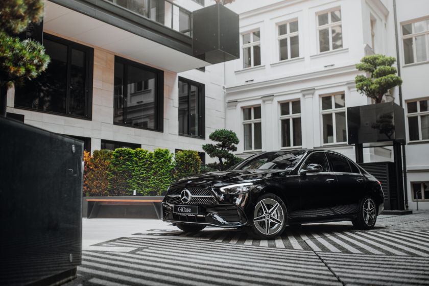 Latvijā ierodas jaunā Mercedes-Benz C klase – auto, kura tapšanā piedalījusies arī Mercedes-Benz Formula 1 komanda
