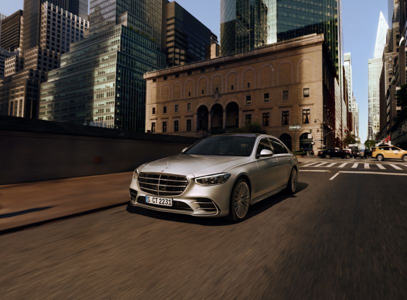 Mercedes-Benz - aizvien iekārojamākais premium automašīnu zīmols pasaulē
